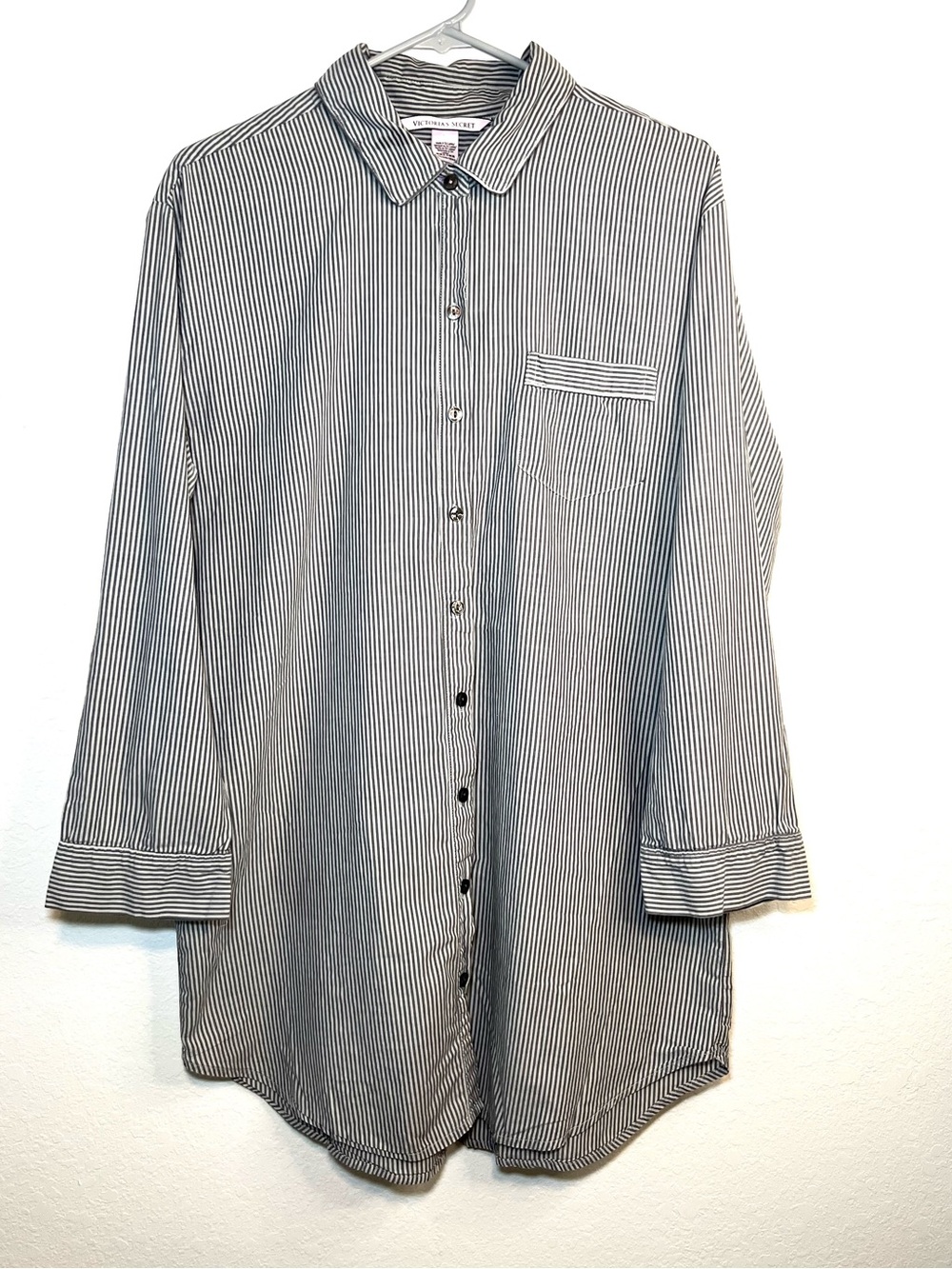 Victoria’s Secret Boyfriend Nightshirt White Gray Button Front Long Shirt Size L